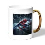 كوب قهوة بمقبض ذهبي بتصميم  سبايدر مان اعلى نيويورك