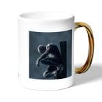 كوب قهوة بمقبض ذهبي بتصميم سبايدر مان الاسود