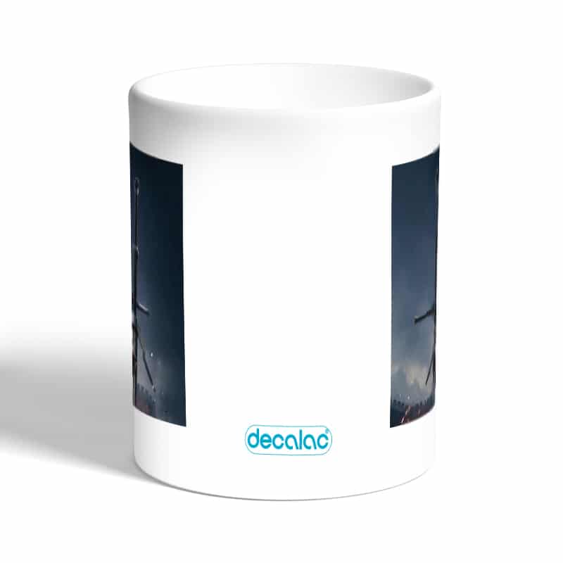 كوب-قهوة-بمقبض-ذهبي-بتصميم-سيف-فضي-أفعواني-من-ذا-ويتشر-3-وايلد-هانت-1