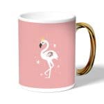 كوب قهوة بمقبض ذهبي بتصميم فلامنجو بتاج