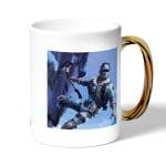 كوب قهوة بمقبض ذهبي بتصميم فورت نايت تسلق جبل جليدي