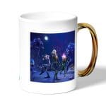 كوب قهوة بمقبض ذهبي بتصميم فورت نايت زومبي