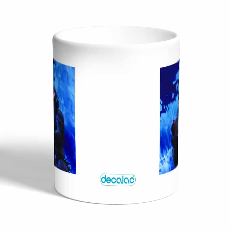 كوب-قهوة-بمقبض-ذهبي-بتصميم-قتال-رافين-فورتنايت-1