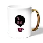 كوب قهوة بمقبض ذهبي بتصميم كوب بعباره