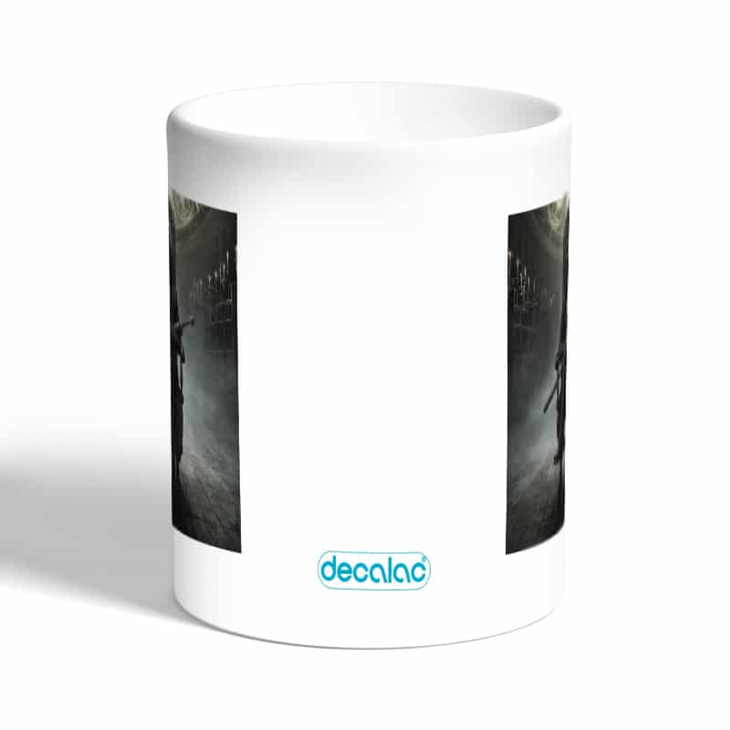 كوب-قهوة-بمقبض-ذهبي-بتصميم-ليدي-ماريا-بلود-بورن-1