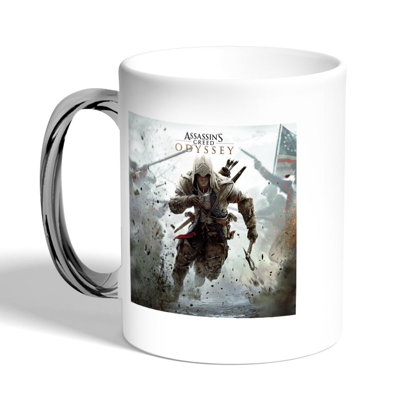 كوب-قهوة-بمقبض-فضي-بتصميم-أساسنز-كريد-وسط-الحرب-2