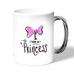 كوب قهوة بمقبض فضي بتصميم أميره