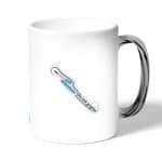 كوب قهوة بمقبض فضي بتصميم أنت تبدو رائعة