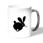 كوب قهوة بمقبض فضي بتصميم ارنب مخيف