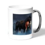 كوب قهوة بمقبض فضي بتصميم الأميرة مريدا