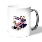 كوب قهوة بمقبض فضي بتصميم التمساح والصوص