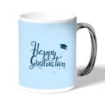 كوب قهوة بمقبض فضي بتصميم تخرج