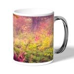 كوب قهوة بمقبض فضي بتصميم غابه ورود