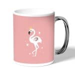 كوب قهوة بمقبض فضي بتصميم فلامنجو بتاج