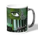 كوب قهوة بمقبض فضي بتصميم فن تجريدي