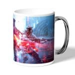 كوب قهوة بمقبض فضي بتصميم قتال جماعي باتلفيلد