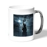 كوب قهوة بمقبض فضي بتصميم كريس ريدفيلد 2