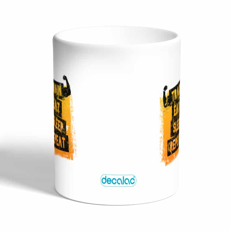 كوب-قهوة-بمقبض-فضي-بتصميم-كن-قوي-1