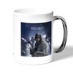 كوب قهوة بمقبض فضي بتصميم كول أوف ديوتي تعاون جماعي