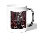 كوب قهوة بمقبض فضي بتصميم لعبه الرعب والنجاة بلود بورن