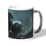 كوب قهوة بمقبض فضي بتصميم مركبة قتالية باتلفيلد