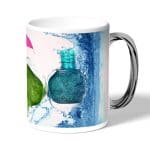 كوب قهوة بمقبض فضي بتصميم مناكير