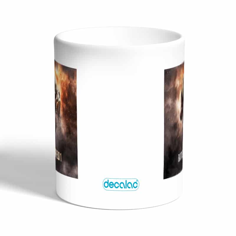 كوب-قهوة-بمقبض-فضي-بتصميم-نداء-الواجب-باتلفيلد-1