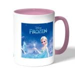 كوب قهوة بمقبض وردي بتصميم إلسا ملكة الثلج