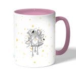 كوب قهوة بمقبض وردي بتصميم النجوم والأحلام