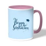 كوب قهوة بمقبض وردي بتصميم تخرج