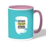 كوب قهوة بمقبض وردي بتصميم دع القلق