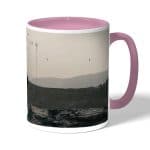 كوب قهوة بمقبض وردي بتصميم رحلة مع الجسر الطفل ديث ستراندنغ