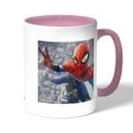 كوب قهوة بمقبض وردي بتصميم سبايدر مان اعلى البرج