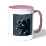 كوب قهوة بمقبض وردي بتصميم سبايدر مان الاسود