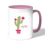 كوب قهوة بمقبض وردي بتصميم صبار رسم