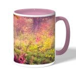 كوب قهوة بمقبض وردي بتصميم غابه ورود