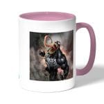 كوب قهوة بمقبض وردي بتصميم فيمون سبايدر مان