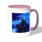 كوب قهوة بمقبض وردي بتصميم قتال رافين فورتنايت