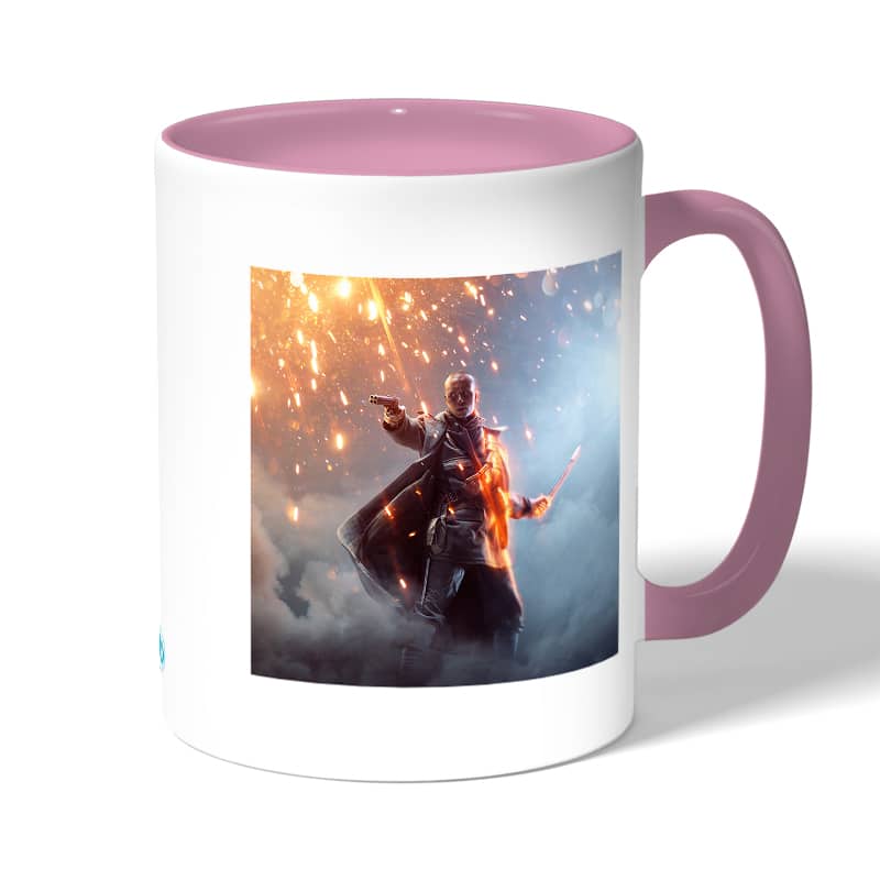 كوب قهوة بمقبض وردي بتصميم لعبة باتلفيلد كوب قهوة بمقبض وردي بتصميم لعبة باتلفيلد