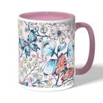 كوب قهوة بمقبض وردي بتصميم ورود وفراشات