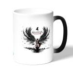 كوب قهوة سحري لون اسود بتصميم أساسنز كريد الجناح الأسود