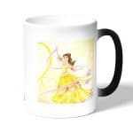 كوب قهوة سحري لون اسود بتصميم الاميرة بيلا فيلم الجميلة والوحش