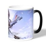 كوب قهوة سحري لون اسود بتصميم الصيّادة إلوي هورايزن زيرو داون