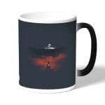 كوب قهوة سحري لون اسود بتصميم ايرين ضد العمالقه هجوم العمالقة