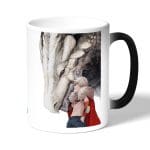 كوب قهوة سحري لون اسود بتصميم باكوغو أكاديميتي للأبطال