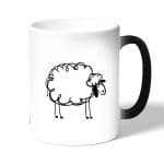 كوب قهوة سحري لون اسود بتصميم خروف