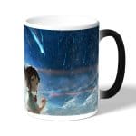 كوب قهوة سحري لون اسود بتصميم خيوط جمعتنا معا انمي