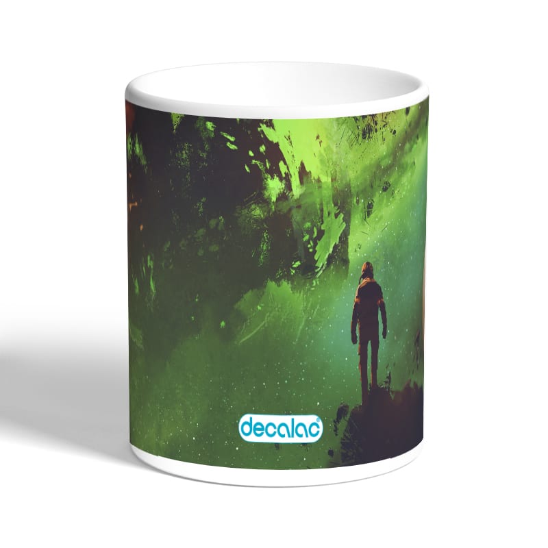 كوب-قهوة-سحري-لون-اسود-بتصميم-رحله-الى-الفضاء-1