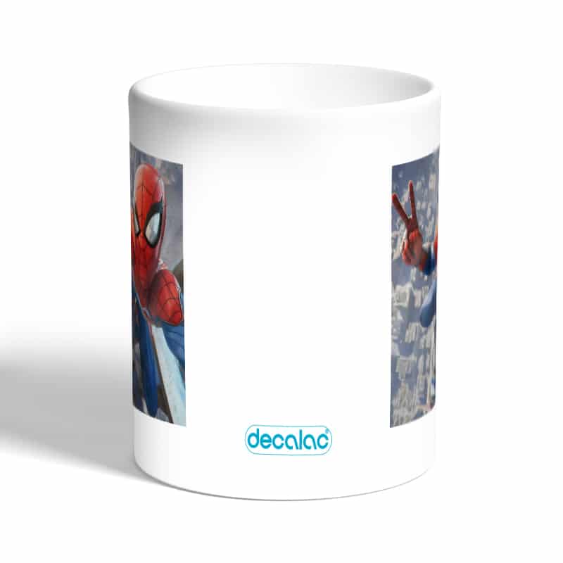 كوب-قهوة-سحري-لون-اسود-بتصميم-سبايدر-مان-اعلى-البرج-1