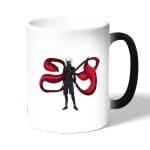 كوب قهوة سحري لون اسود بتصميم قوة كانيكي طوكيو الغول